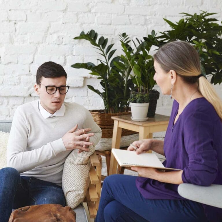 La terapia centrada en la persona o terapia centrada en el cliente.